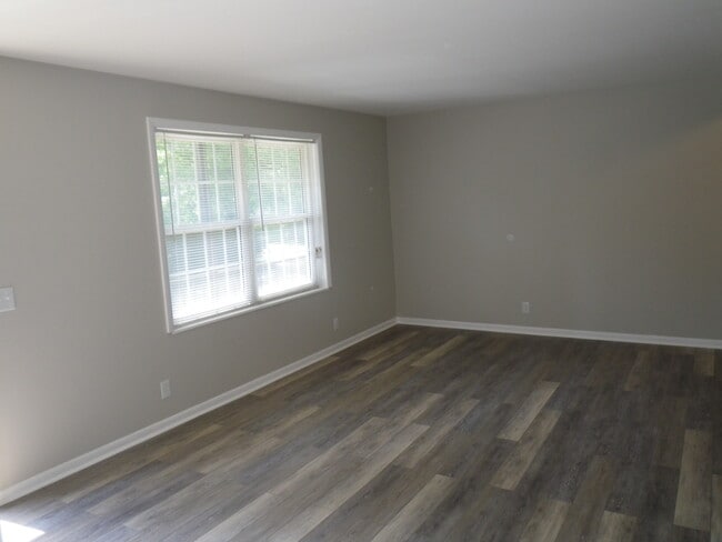 Building Photo - 422 Acklen Park Dr