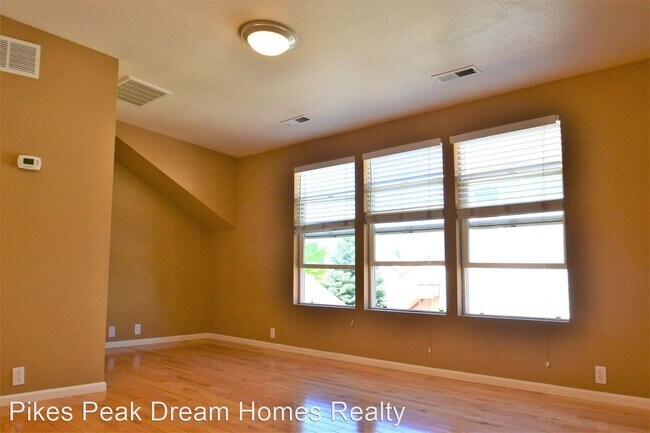 Building Photo - Studio, 1 bath House - 2404 St Paul Drive ...