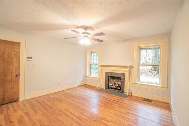 Foto del edificio - 1865 Oak Grove Rd NE