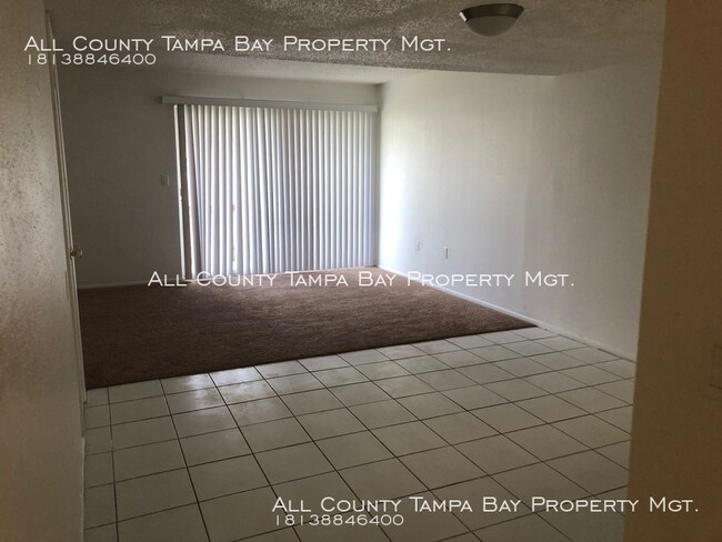 Building Photo - 7401 Palmera Pointe Cir