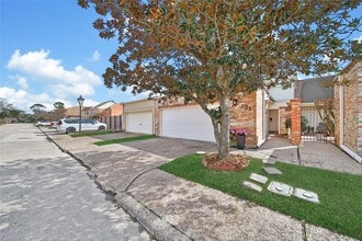 Building Photo - 131 Phanturn Ln