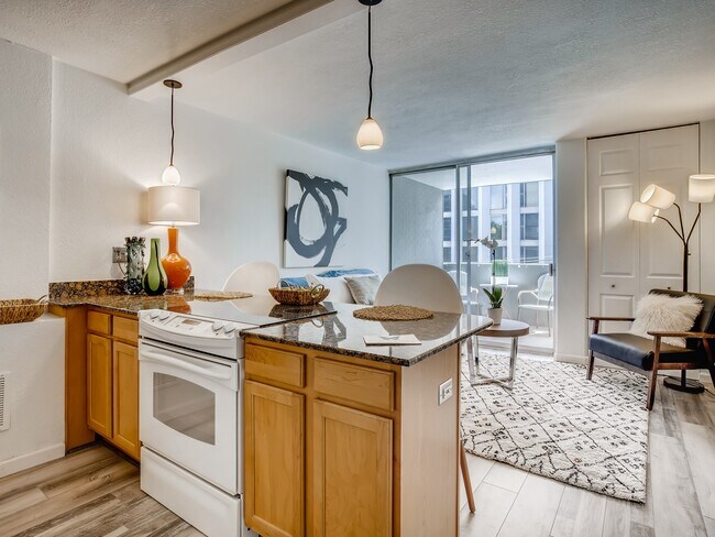 Foto del edificio - 909 N Logan St