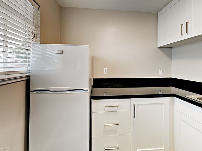 Building Photo - Studio, 1 bath  - 617 S 9th St Apt 7