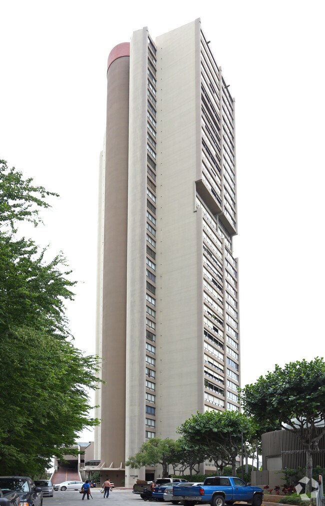 Royal Iolani Apartments Honolulu, HI