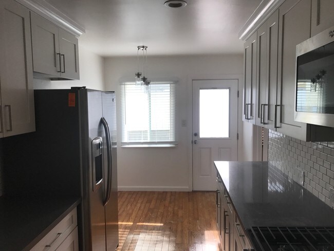 Cocina - 15425 Cranbrook Ave