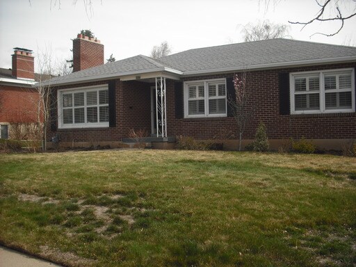 Building Photo - 2356 E Sheridan Rd