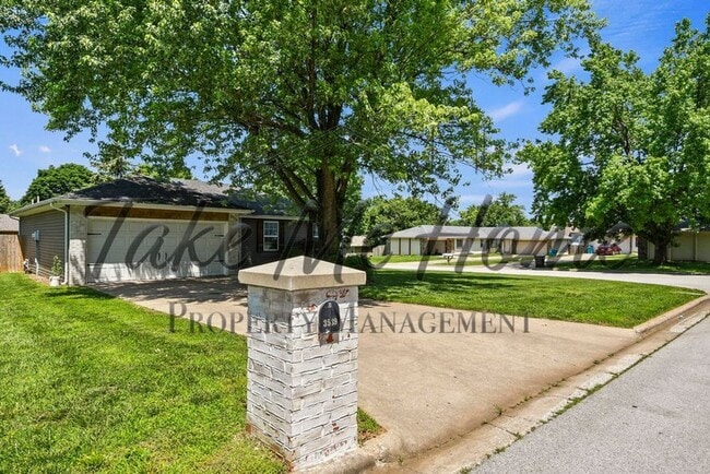 Foto del edificio - Beautifully updated 3 bedroom home in Kick...