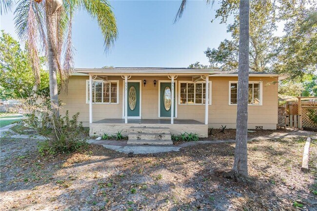 Building Photo - Charming 2br/2ba Dunedin Unit available now!