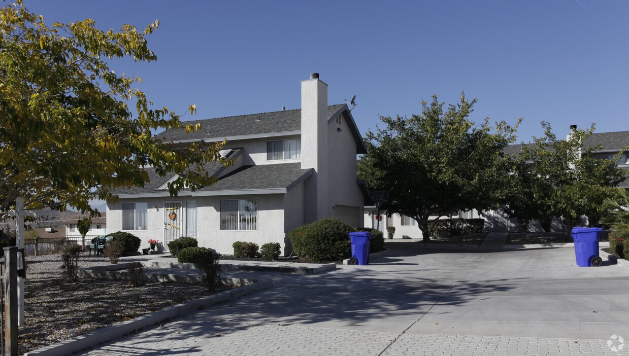 16280 Quantico Rd, Apple Valley, CA 92307 Apartments in Apple Valley