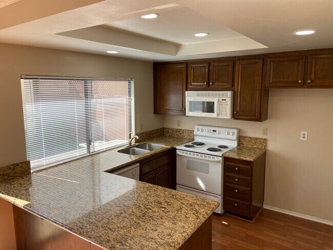 Foto del edificio - 1300 Stonewood Ct