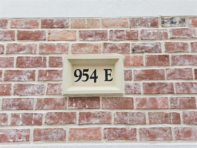 Foto del edificio - 954 Fisher St