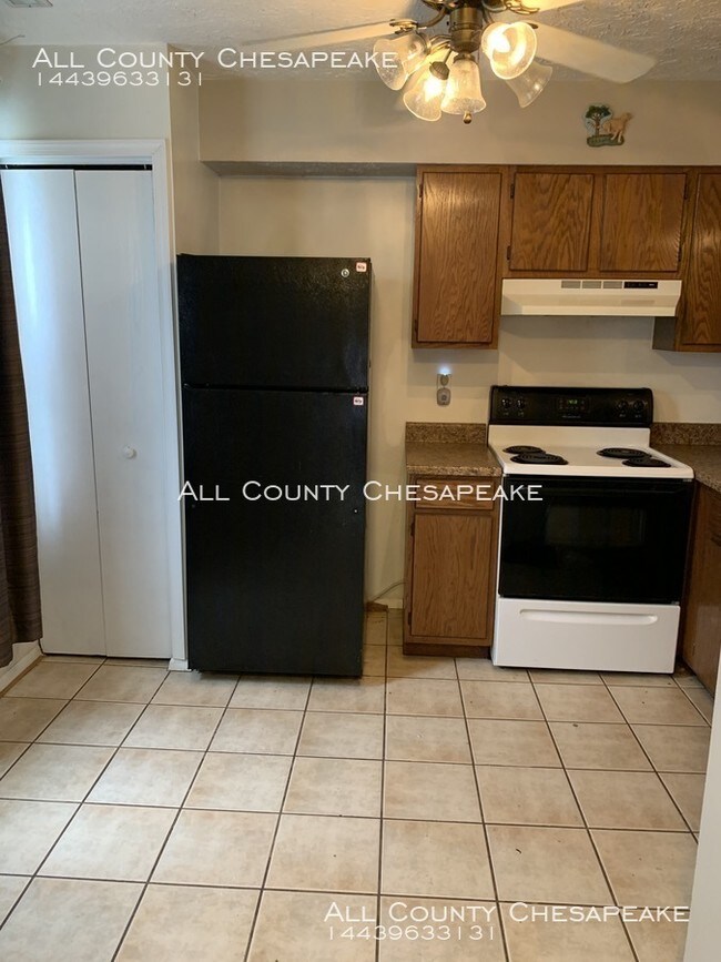 Building Photo - 3 Bedroom House for Rent