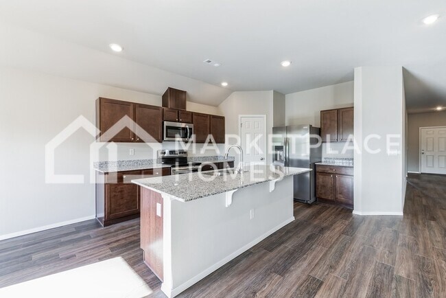 Building Photo - 884 S Brambling Ln