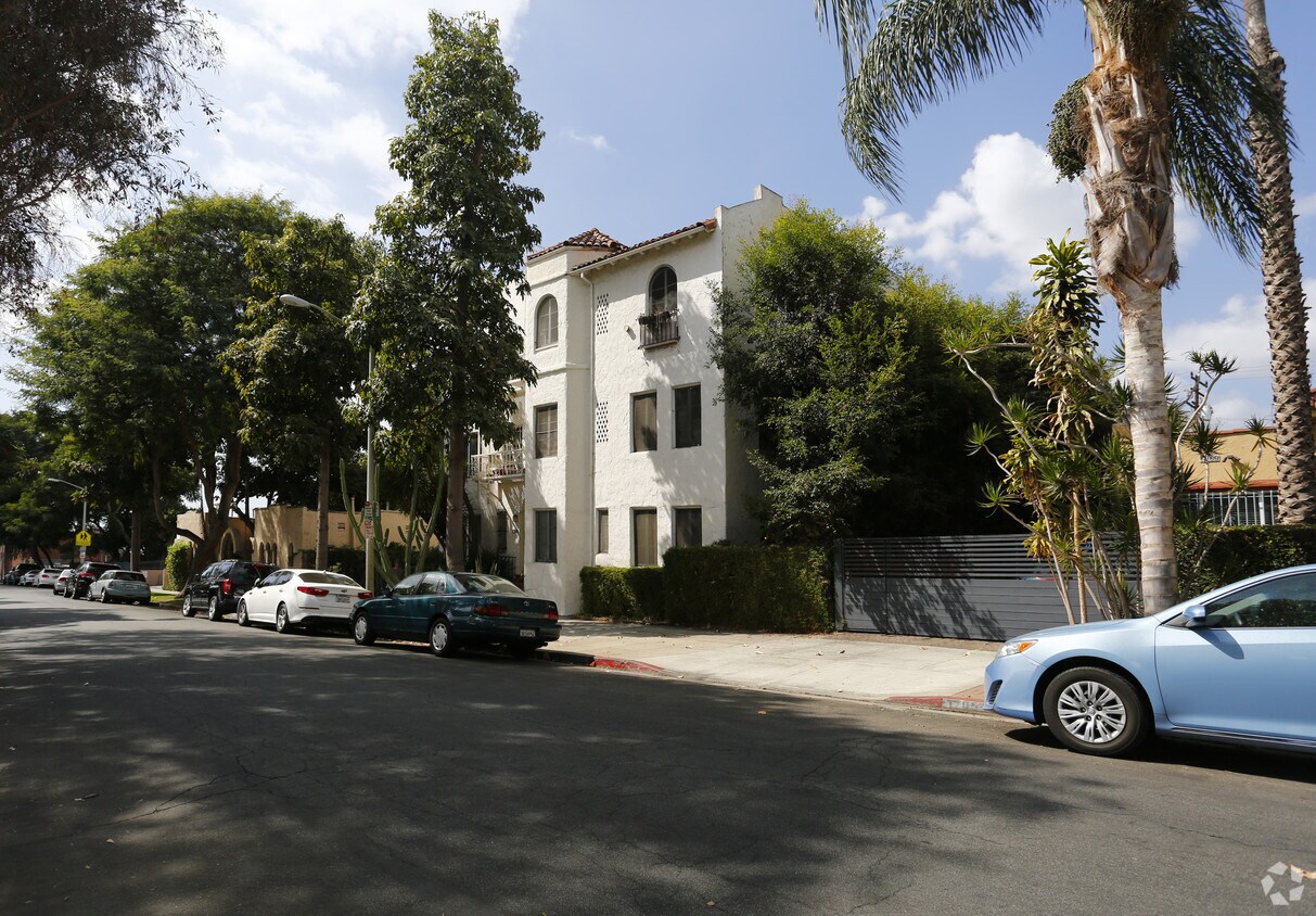 Foto principal - 1201 N Orange Grove Ave