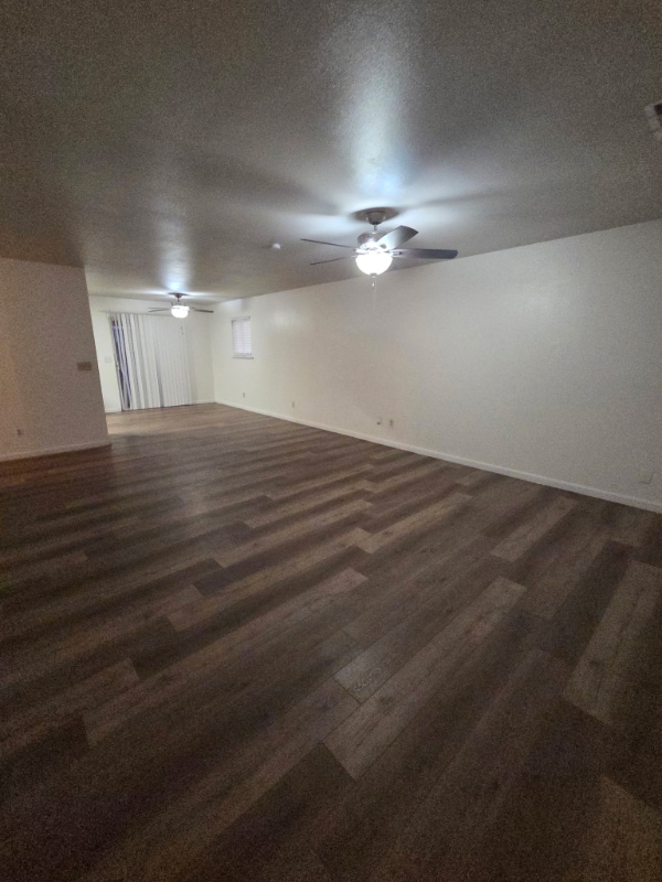 Foto del edificio - 512 S Dearing Ave