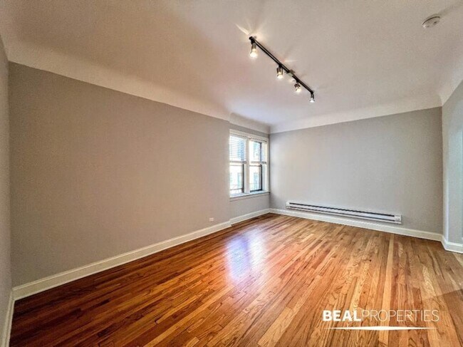 Building Photo - 0 bedroom in CHICAGO IL 60647