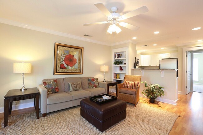 Foto del edificio - 3 Bedroom Townhouse at the Woodlands - END UNIT * only $500 deposit - End Unit