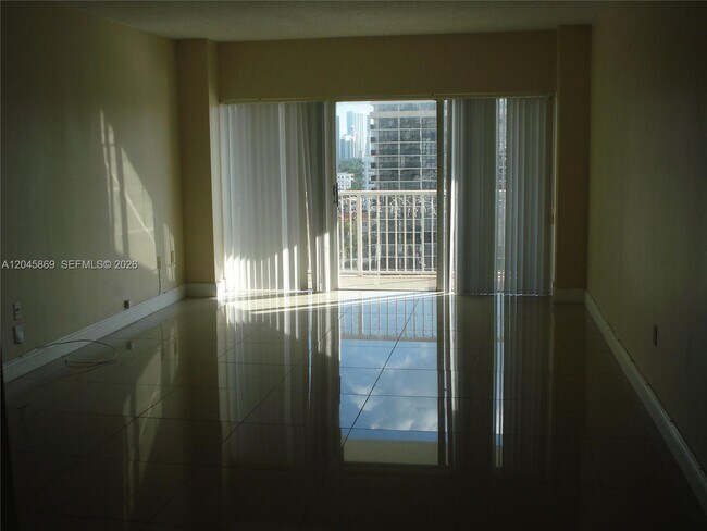 Building Photo - 1965 S Ocean Dr