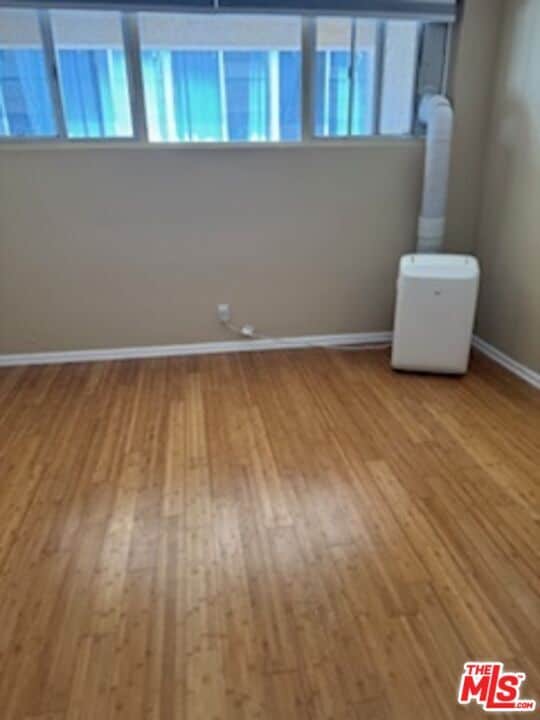 Building Photo - 343 S Elm Dr