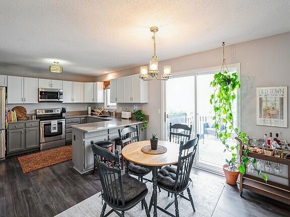 Foto del edificio - 5031 Cherrywood Dr