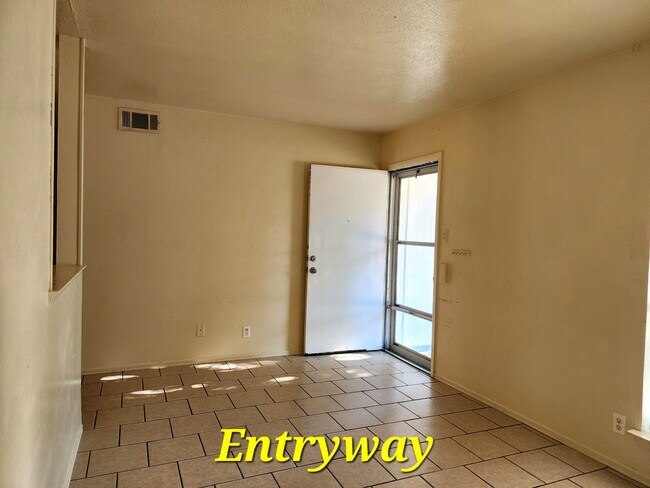 Foto del edificio - 1212 Johns Dr