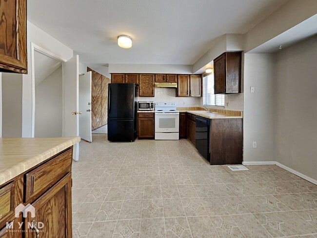 Building Photo - 12129 W Tanforan Ave