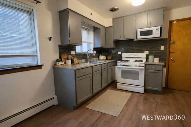 Foto del edificio - 8745 S Cottage Grove Ave