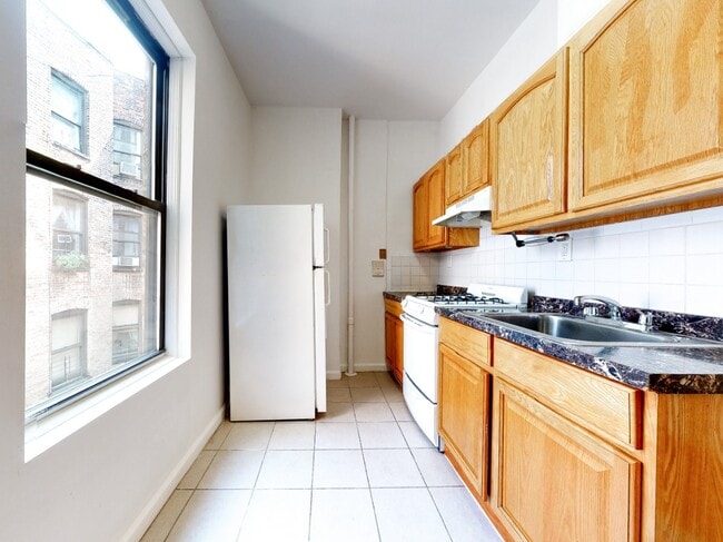 Building Photo - West 140th Street