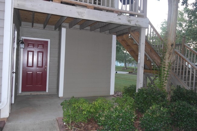 Building Photo - 200 Waters Edge Ln