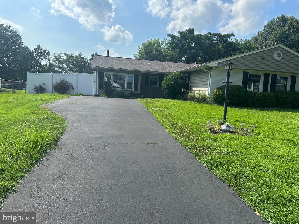 Primary Photo - 4128 Point Hollow Ln