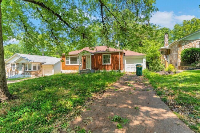 Foto del edificio - Charming 2BR House in Saint Louis