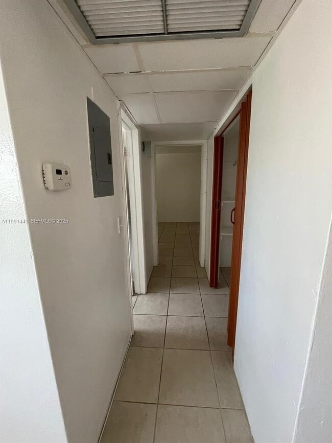 Foto del edificio - 16851 NE 18th Ave