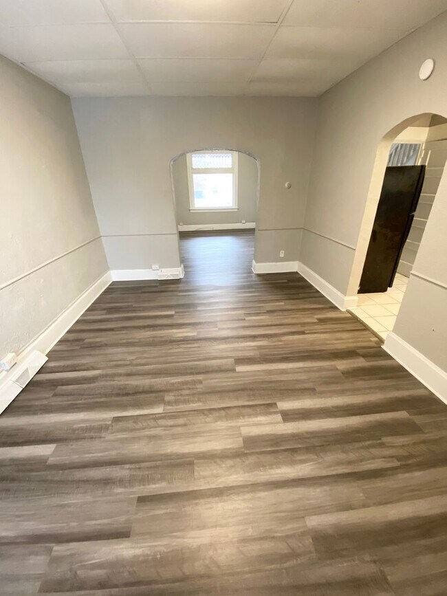 Foto del edificio - Newly Renovated 4 Bedroom, 1.5 Bathroom in...
