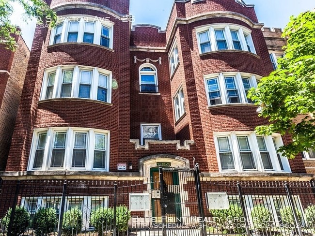 Building Photo - 7020 S Paxton Ave - 2S - 3 beds, 2 full baths