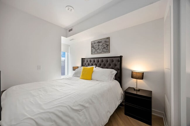 Photo du bâtiment - 225 Adelaide St W