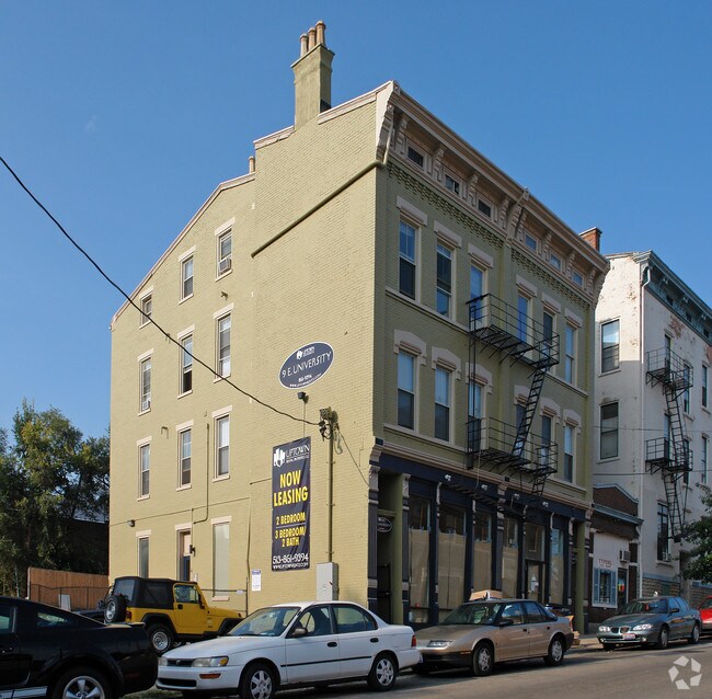 Building Photo - 9 E University Ave