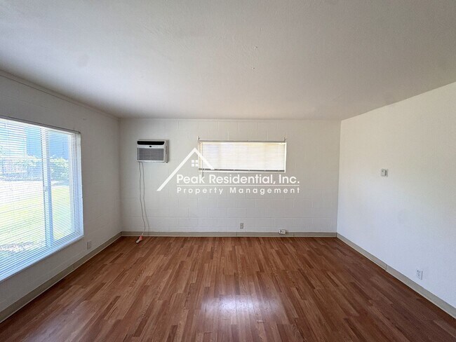 Foto del edificio - Charming 2bd/1ba Duplex near 47th Ave & Hwy 99