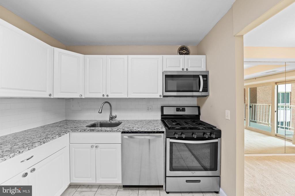 Primary Photo - 5250 Valley Forge Dr