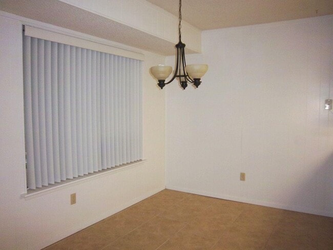 Foto del edificio - 10402 Golden Quail Dr