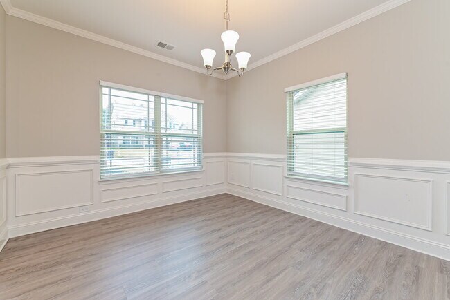 Building Photo - 5084 Summerview Ln