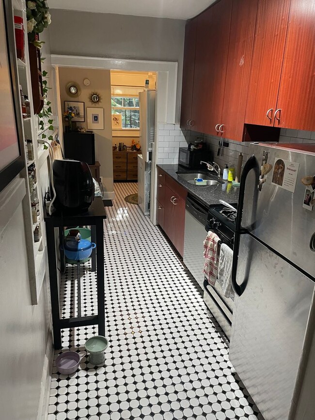 Building Photo - Charming 2 bed/1 bath in Poncey Highlands!