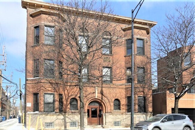 Building Photo - 1756 W Montrose Ave