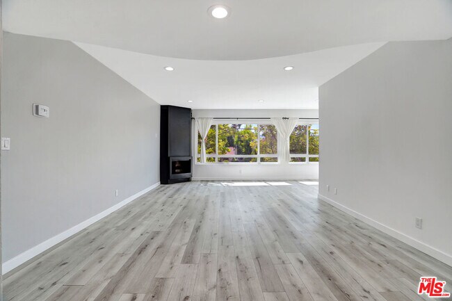 Foto del edificio - 10823 Camarillo St