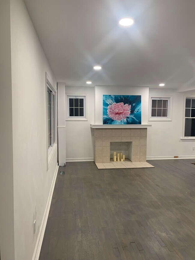 Building Photo - 2955 Fernwald Rd