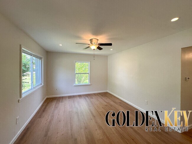 Foto del edificio - Beautiful 3 bed / 1 bath in Northwest Detr...