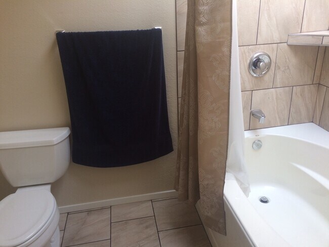 Building Photo - Beautiful Capital Hill Condo with Amazing ...