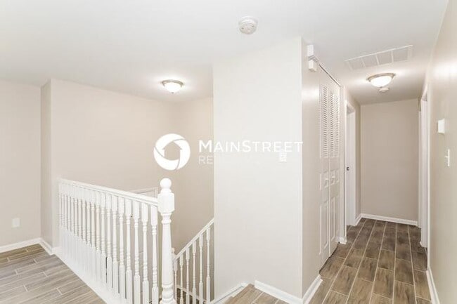 Building Photo - 8206 Mahogany Dr