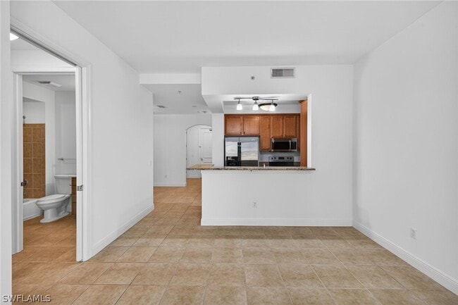 Foto del edificio - 8010 Via Sardinia St