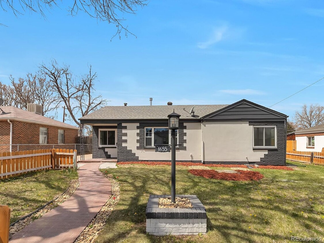 Primary Photo - Fully renovated ranch style home near Ansc...