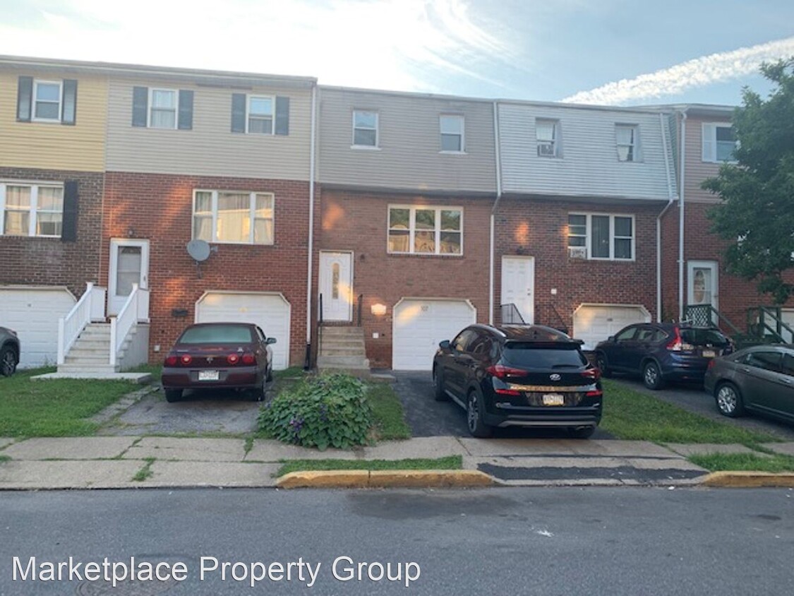 Primary Photo - 3 br, 1.5 bath House - 107 Old Forge Drive